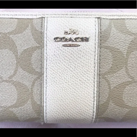 COACH ACCORDION WALLET - Picture 3 of 16